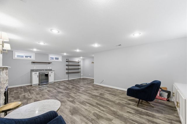 412 S Dellrose, Wichita, KS 67218