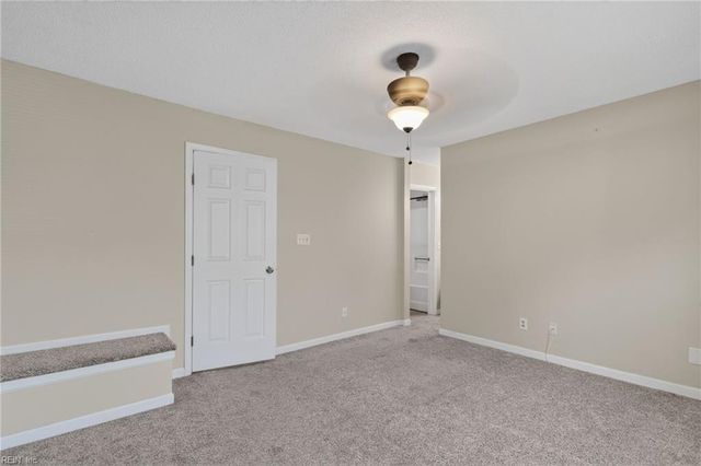 119 Kingsbridge LN, Yorktown, VA 23692