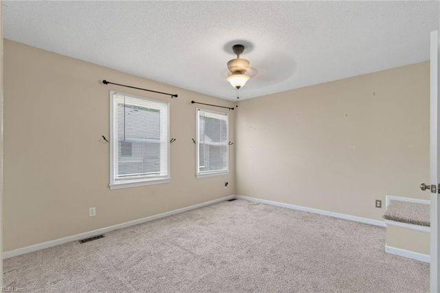119 Kingsbridge LN, Yorktown, VA 23692