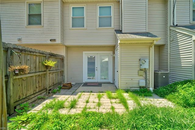 119 Kingsbridge LN, Yorktown, VA 23692