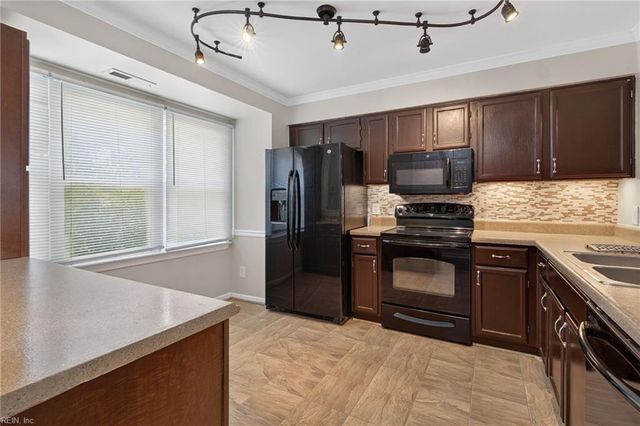 119 Kingsbridge LN, Yorktown, VA 23692