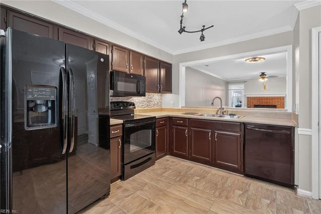 119 Kingsbridge LN, Yorktown, VA 23692