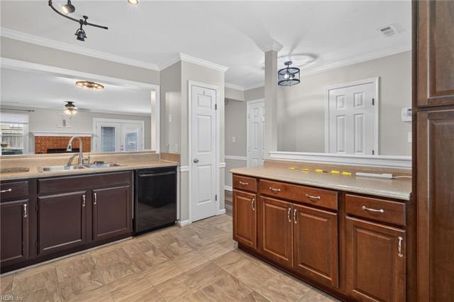119 Kingsbridge LN, Yorktown, VA 23692