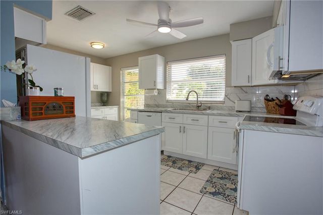 1739 Sandy CIR, Cape Coral, FL 33904