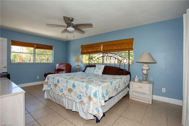 1739 Sandy CIR, Cape Coral, FL 33904