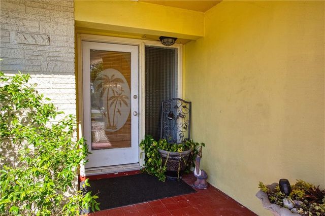 1739 Sandy CIR, Cape Coral, FL 33904