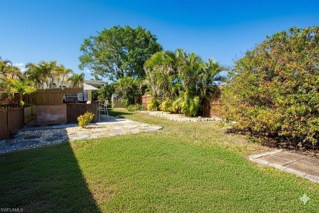 1739 Sandy CIR, Cape Coral, FL 33904