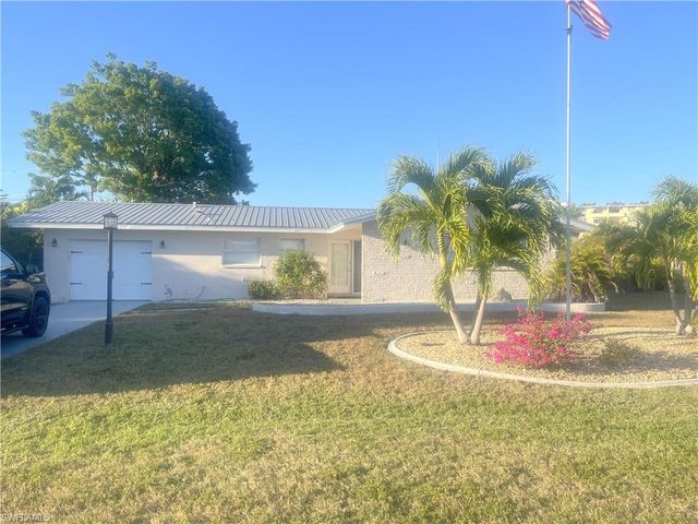 1739 Sandy CIR, Cape Coral, FL 33904