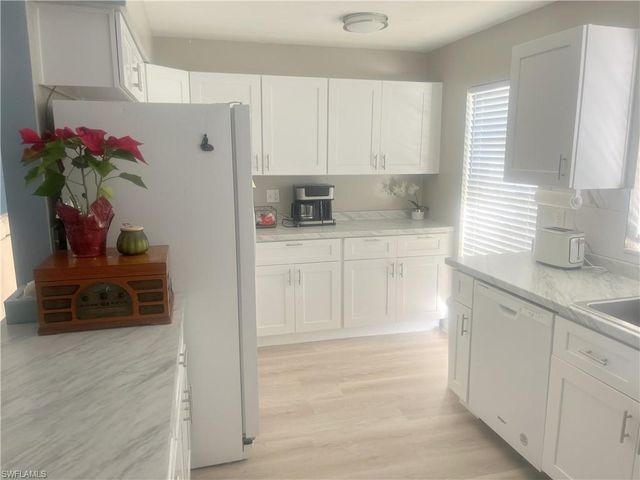 1739 Sandy CIR, Cape Coral, FL 33904