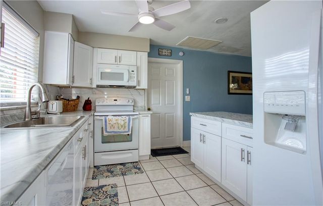 1739 Sandy CIR, Cape Coral, FL 33904