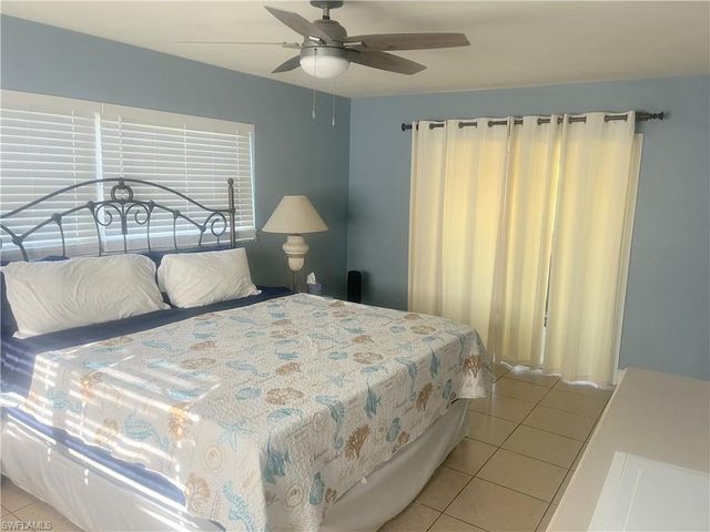 1739 Sandy CIR, Cape Coral, FL 33904