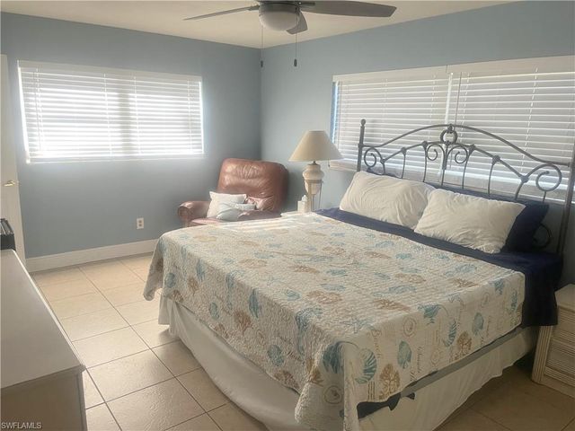 1739 Sandy CIR, Cape Coral, FL 33904