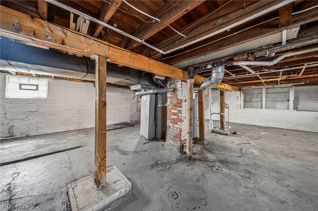 1722 Burgess Road, Cleveland, OH 44112