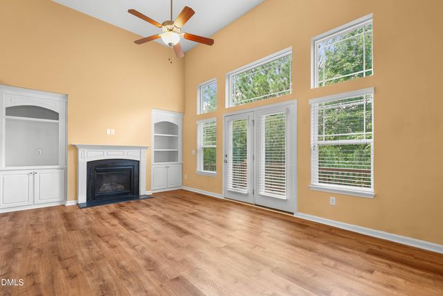 892 Queen City Crescent, Apex, NC 27523
