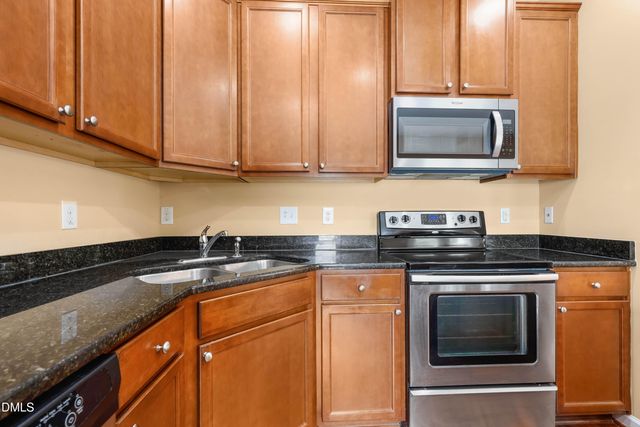 892 Queen City Crescent, Apex, NC 27523