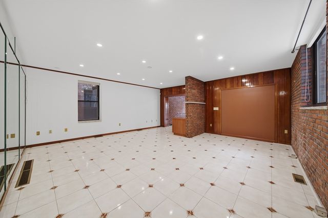 71 Lubec 1, Boston, MA 02128