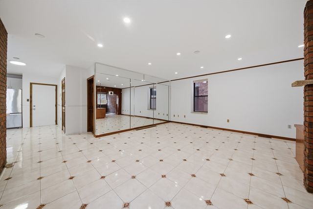 71 Lubec 1, Boston, MA 02128