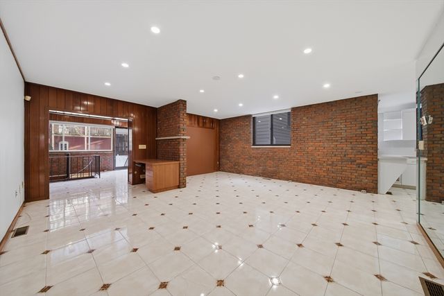 71 Lubec 1, Boston, MA 02128