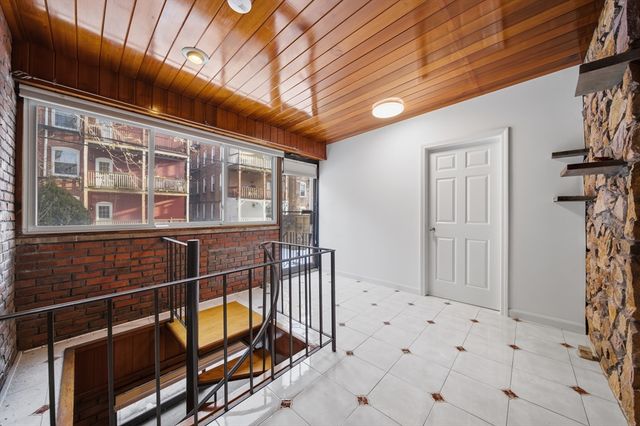 71 Lubec 1, Boston, MA 02128