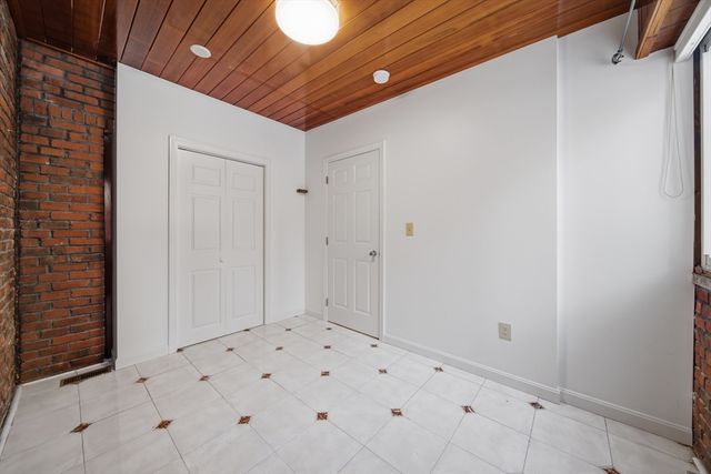 71 Lubec 1, Boston, MA 02128