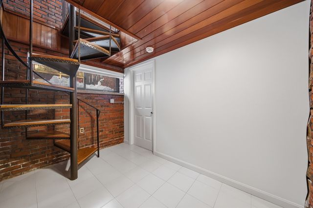 71 Lubec 1, Boston, MA 02128