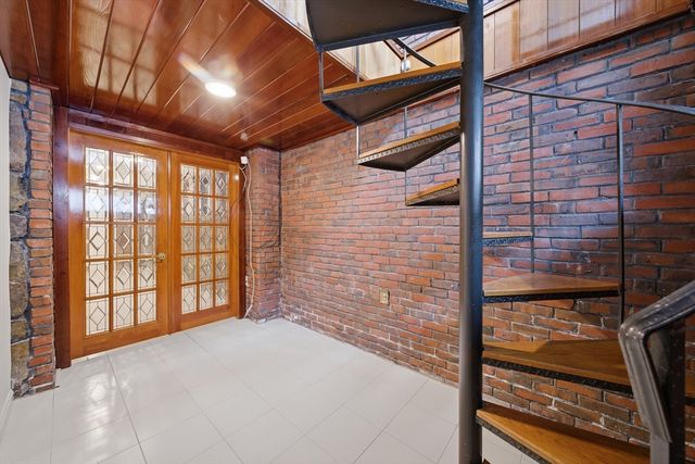 71 Lubec 1, Boston, MA 02128