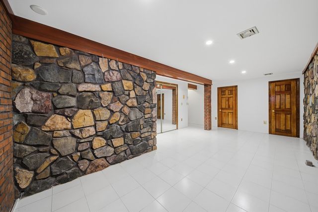 71 Lubec 1, Boston, MA 02128