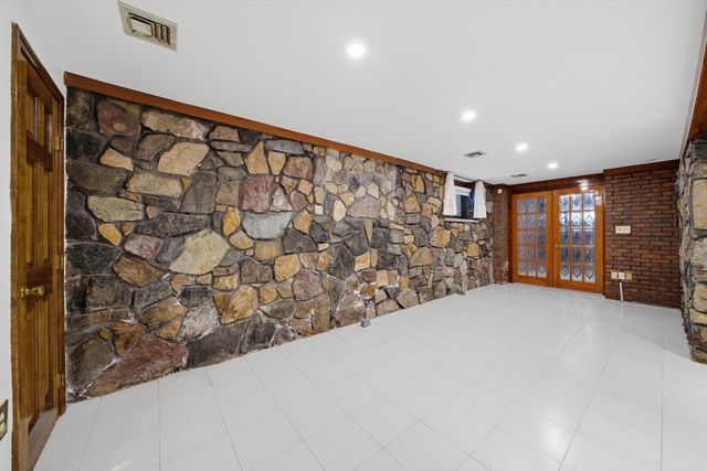 71 Lubec 1, Boston, MA 02128