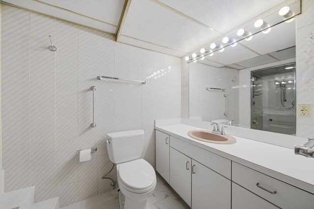 71 Lubec 1, Boston, MA 02128