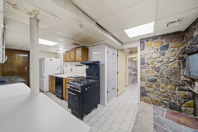 71 Lubec 1, Boston, MA 02128