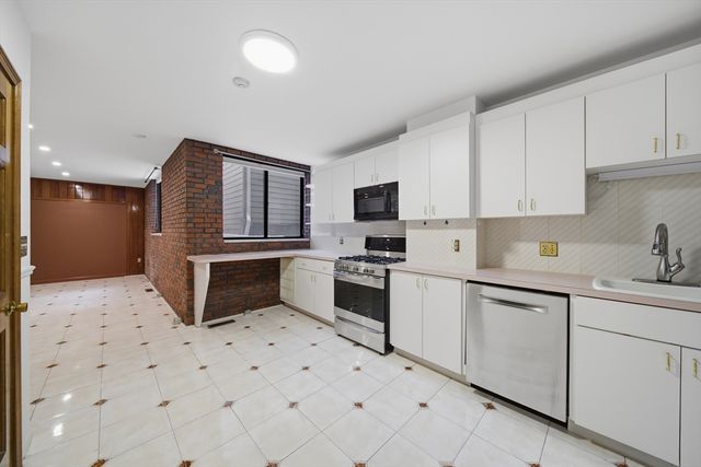 71 Lubec 1, Boston, MA 02128