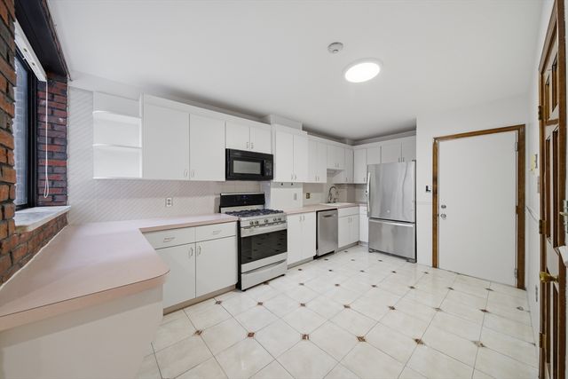 71 Lubec 1, Boston, MA 02128