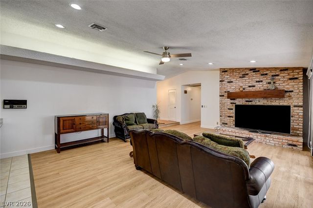 1401 Sharon Road, Las Vegas, NV 89106