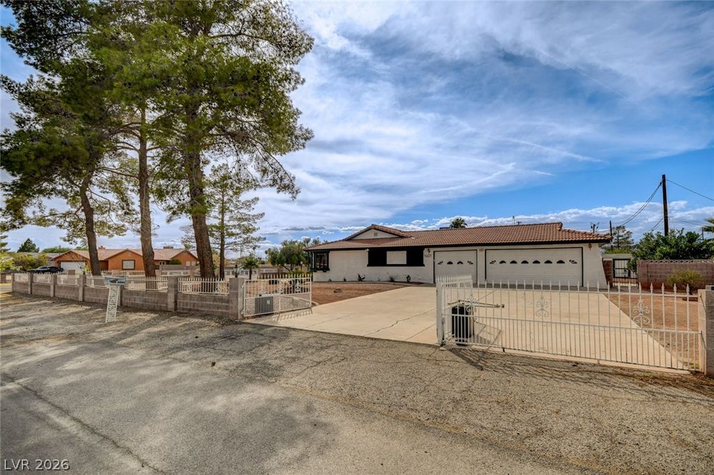 1401 Sharon Road, Las Vegas, NV 89106 — photo 2