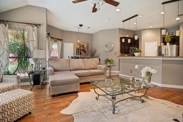 902 Granview Drive, Lewisville, TX 75067