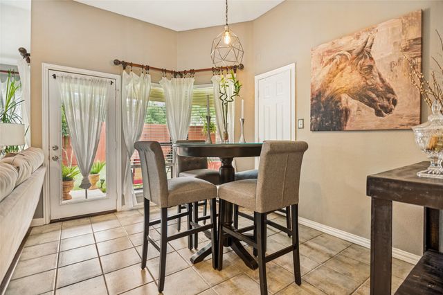 902 Granview Drive, Lewisville, TX 75067