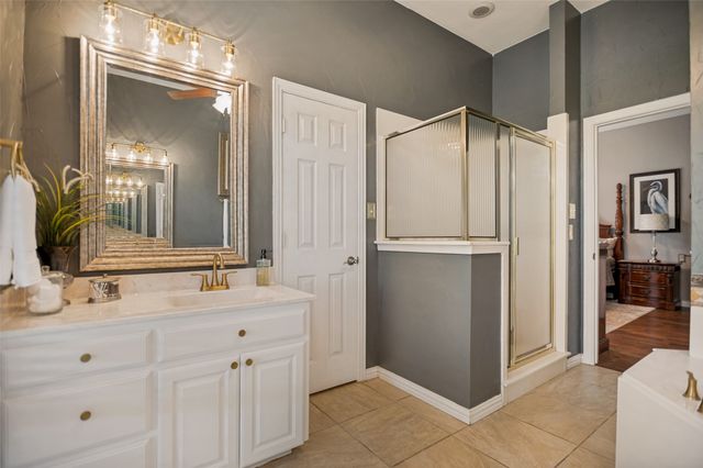 902 Granview Drive, Lewisville, TX 75067