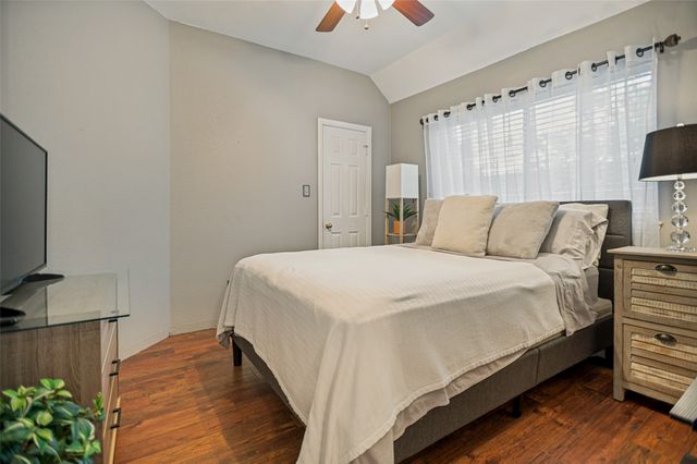 902 Granview Drive, Lewisville, TX 75067