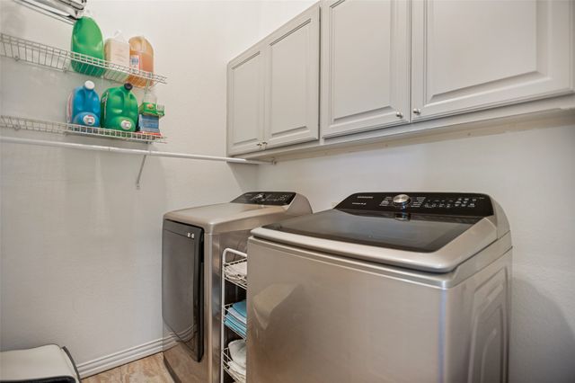 902 Granview Drive, Lewisville, TX 75067