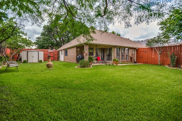 902 Granview Drive, Lewisville, TX 75067