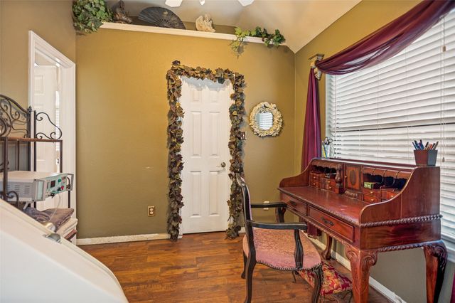 902 Granview Drive, Lewisville, TX 75067