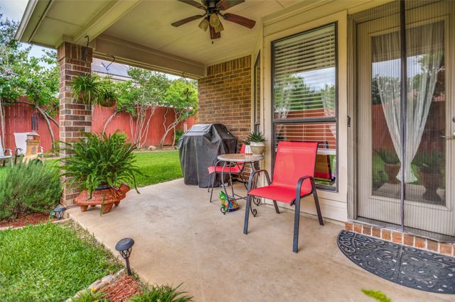 902 Granview Drive, Lewisville, TX 75067