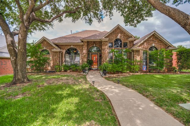 902 Granview Drive, Lewisville, TX 75067