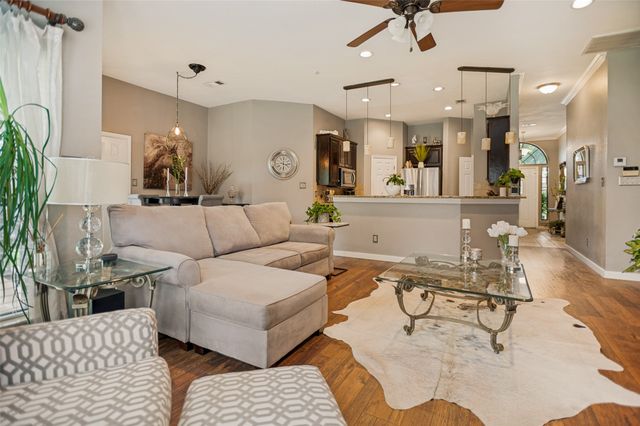 902 Granview Drive, Lewisville, TX 75067