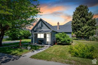 831 E HILLCREST DR, Springville, UT 84663