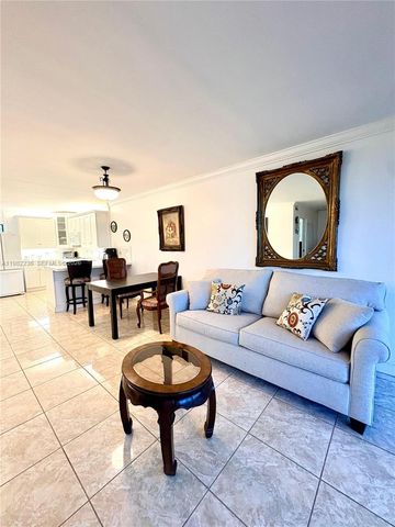 20500 W Country Club Dr 410, Aventura, FL 33180