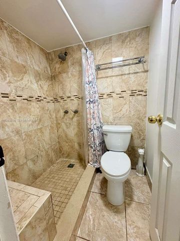 20500 W Country Club Dr 410, Aventura, FL 33180