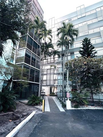 20500 W Country Club Dr 410, Aventura, FL 33180