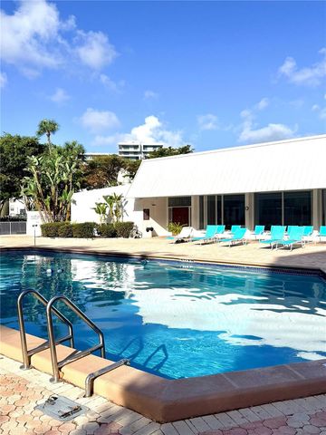 20500 W Country Club Dr 410, Aventura, FL 33180