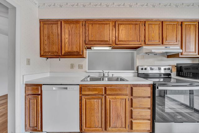 2413 Barnside CT, Salem, VA 24153